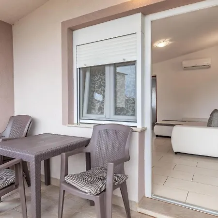 Waterfront In With Balcony Near Seabeach Apartment